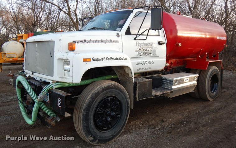 image for item DJ6049 1995 GMC TopKick  water truck