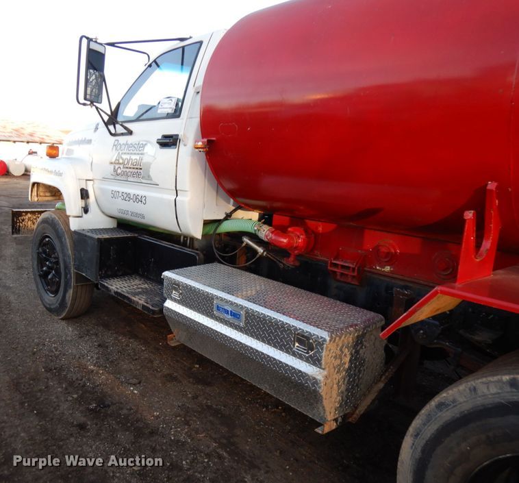 image for item DJ6049 1995 GMC TopKick  water truck