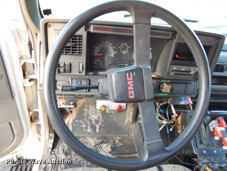 image for item DJ6049 1995 GMC TopKick  water truck