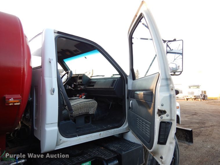 image for item DJ6049 1995 GMC TopKick  water truck