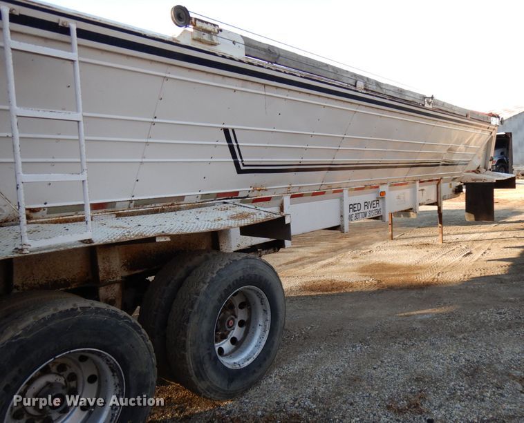 image for item DJ6053 2001 Red River live bottom trailer