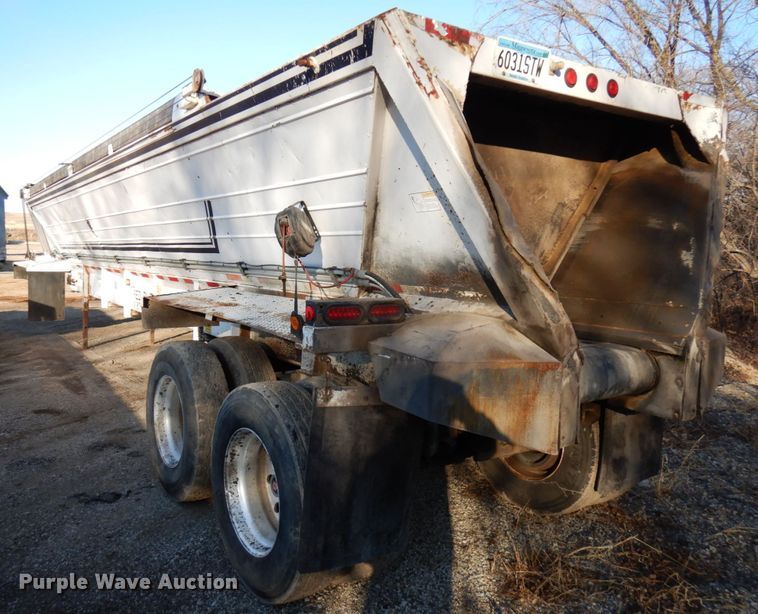 image for item DJ6053 2001 Red River live bottom trailer