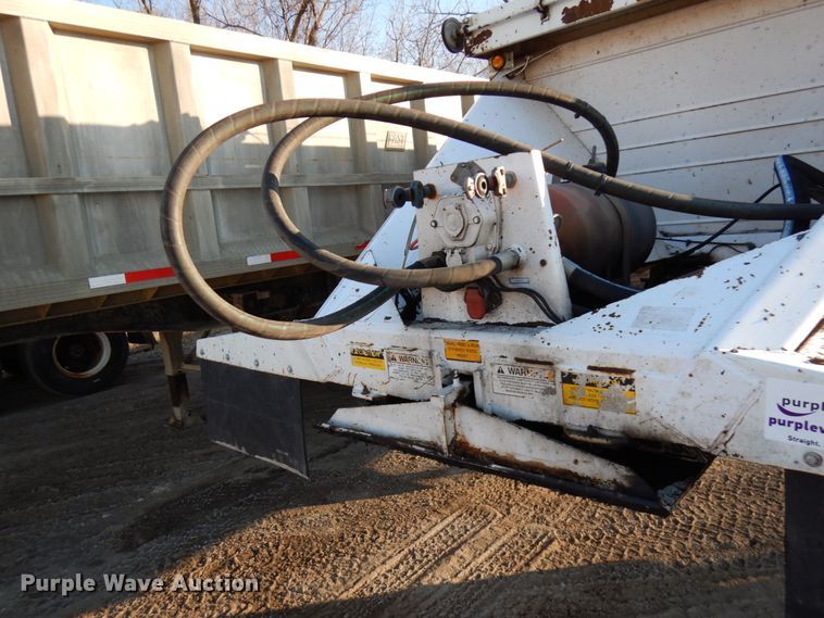 image for item DJ6053 2001 Red River live bottom trailer