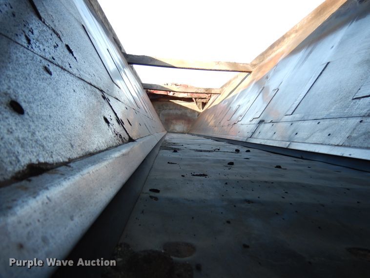 image for item DJ6053 2001 Red River live bottom trailer