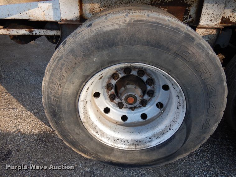 image for item DJ6053 2001 Red River live bottom trailer