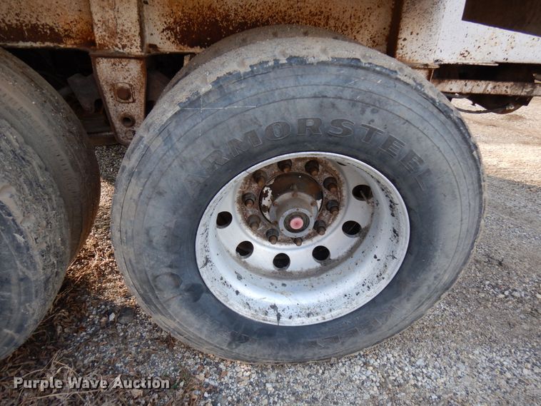 image for item DJ6053 2001 Red River live bottom trailer