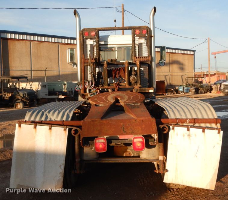 image for item DJ7286 2000 Mack CH600GK  semi truck