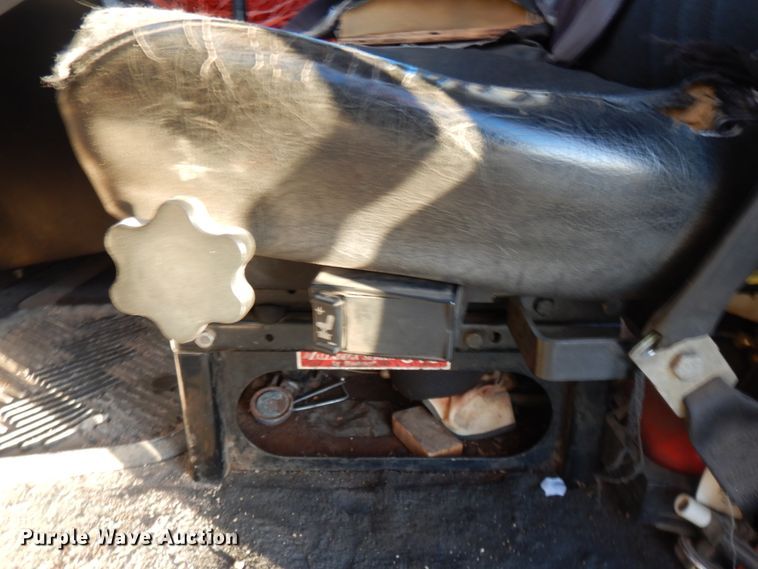 image for item DJ7286 2000 Mack CH600GK  semi truck