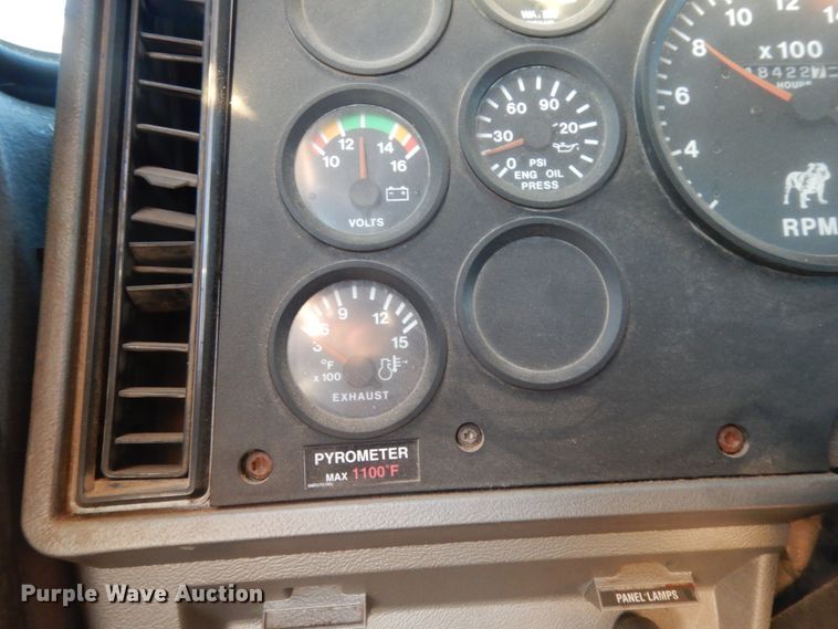 image for item DJ7286 2000 Mack CH600GK  semi truck