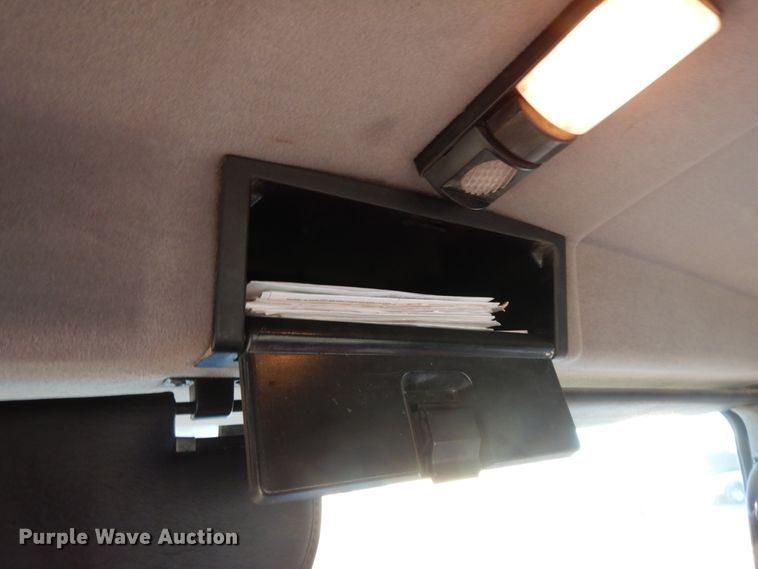 image for item DJ7286 2000 Mack CH600GK  semi truck