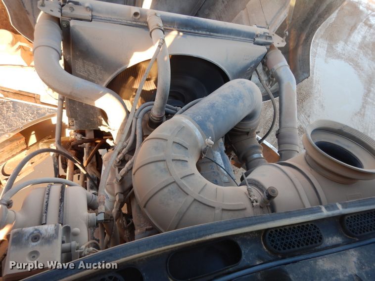 image for item DJ7286 2000 Mack CH600GK  semi truck