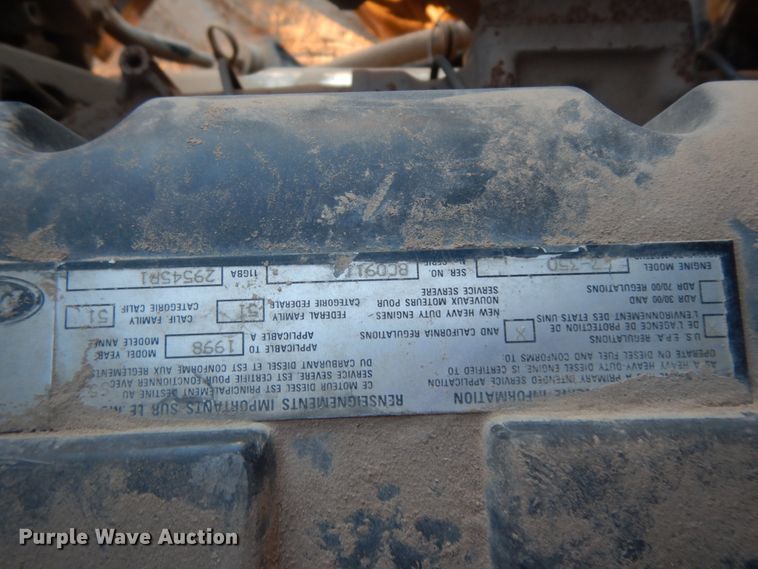 image for item DJ7286 2000 Mack CH600GK  semi truck