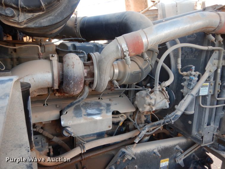 image for item DJ7286 2000 Mack CH600GK  semi truck