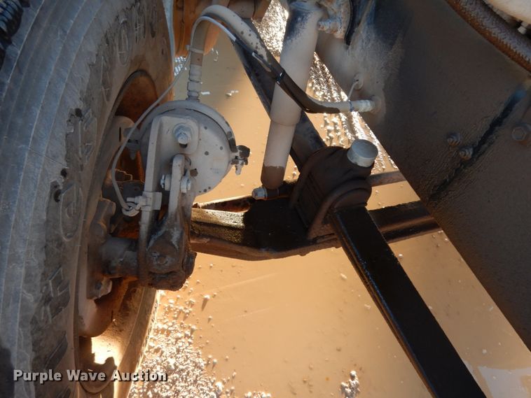 image for item DJ7286 2000 Mack CH600GK  semi truck