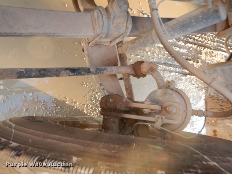 image for item DJ7286 2000 Mack CH600GK  semi truck