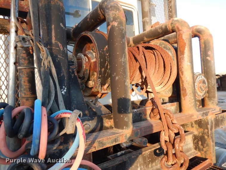 image for item DJ7286 2000 Mack CH600GK  semi truck