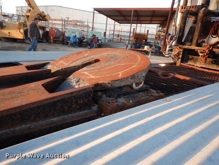 image for item DJ7286 2000 Mack CH600GK  semi truck