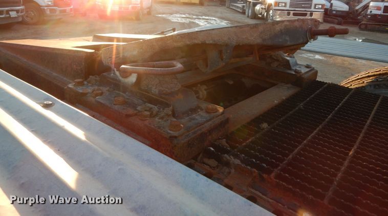 image for item DJ7286 2000 Mack CH600GK  semi truck