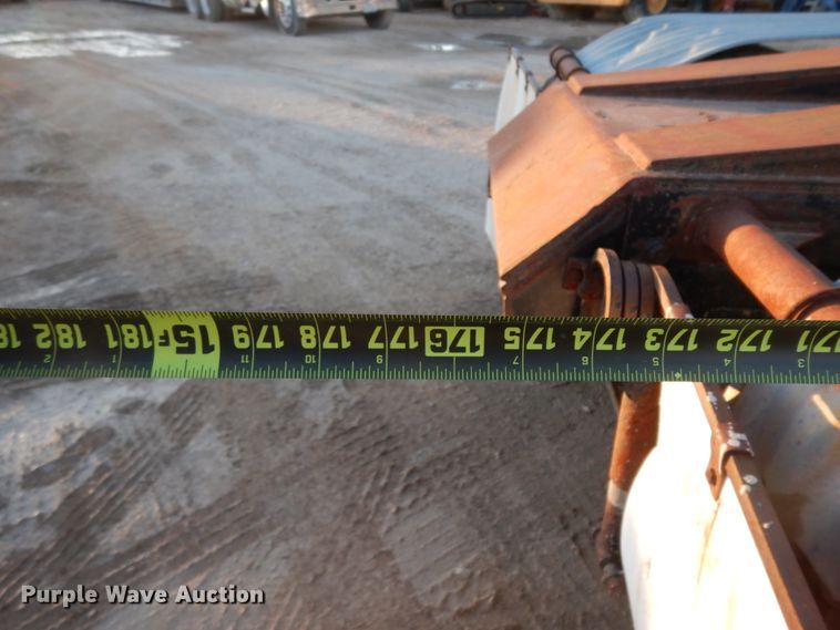 image for item DJ7286 2000 Mack CH600GK  semi truck