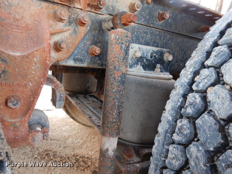 image for item DJ7286 2000 Mack CH600GK  semi truck