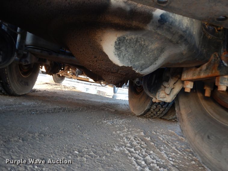 image for item DJ7286 2000 Mack CH600GK  semi truck