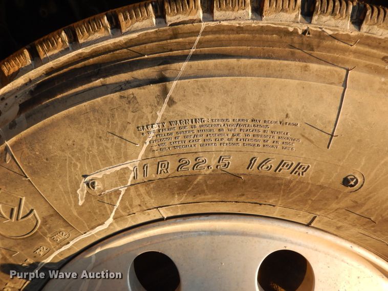 image for item DJ7286 2000 Mack CH600GK  semi truck