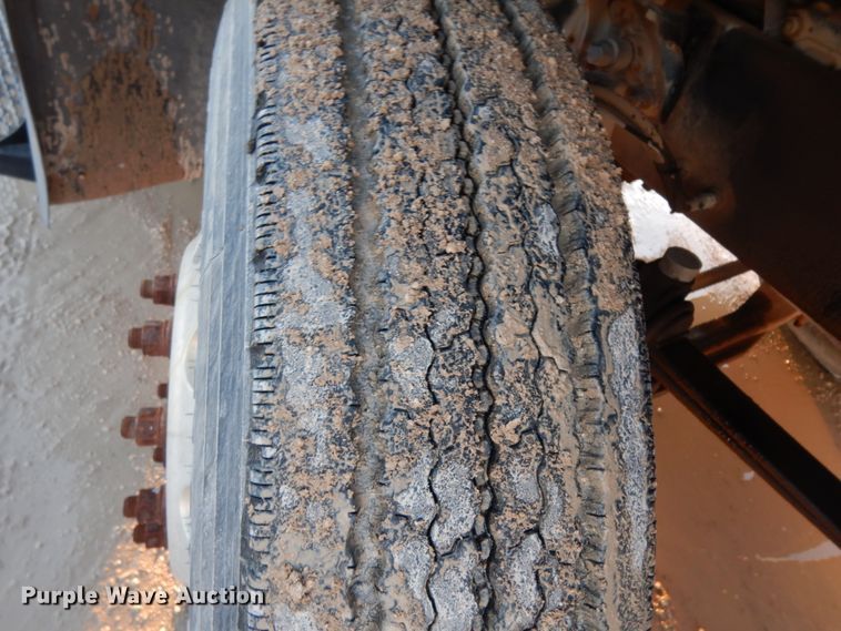 image for item DJ7286 2000 Mack CH600GK  semi truck