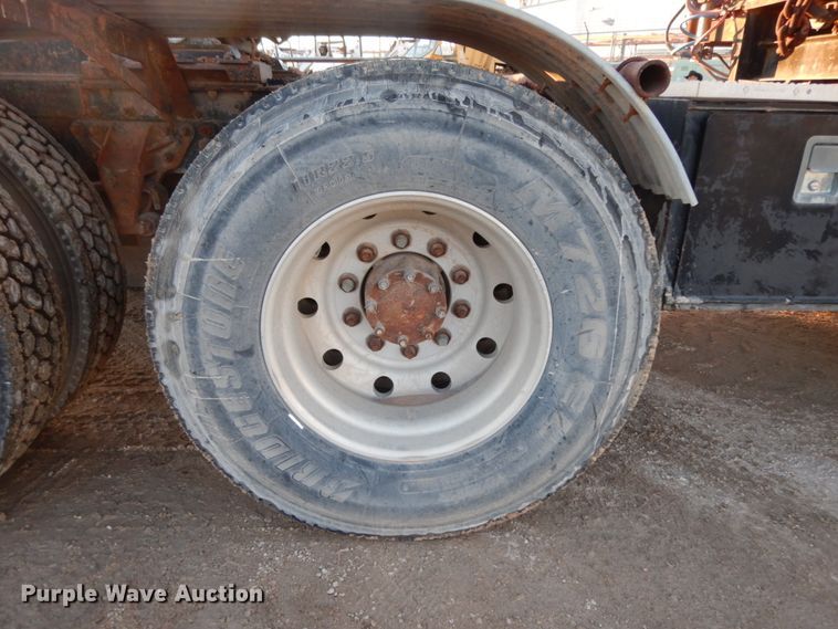 image for item DJ7286 2000 Mack CH600GK  semi truck