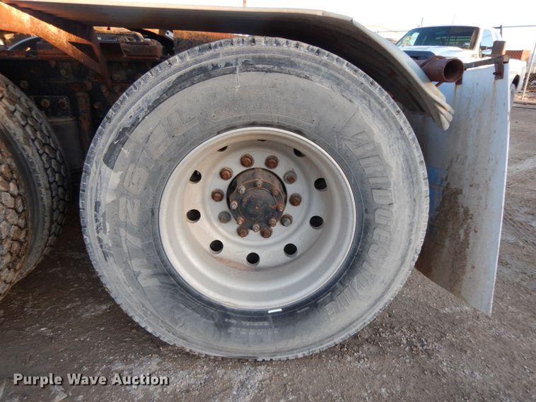 image for item DJ7286 2000 Mack CH600GK  semi truck