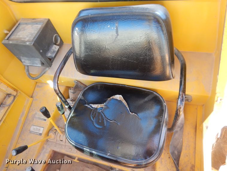 image for item DJ8166 1971 Galion 150A  crane