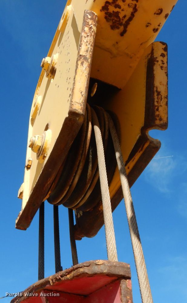 image for item DJ8166 1971 Galion 150A  crane