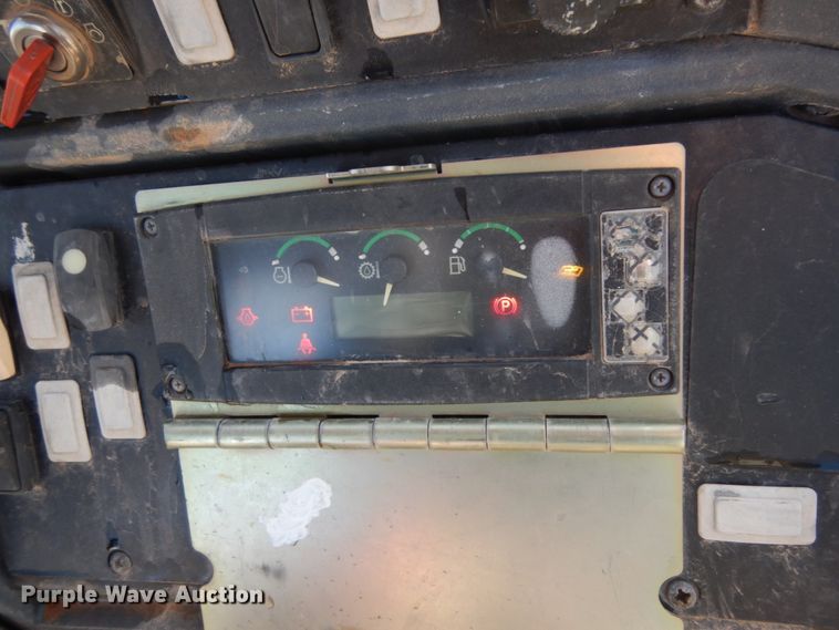 image for item DJ8169 2008 John Deere 310J  backhoe