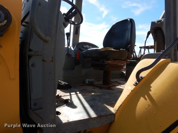 image for item DJ8170 2005 Volvo BL60  backhoe