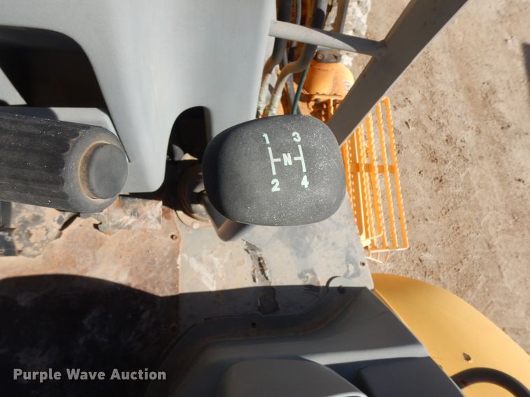 image for item DJ8170 2005 Volvo BL60  backhoe