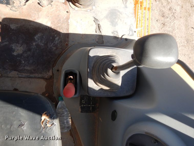 image for item DJ8170 2005 Volvo BL60  backhoe