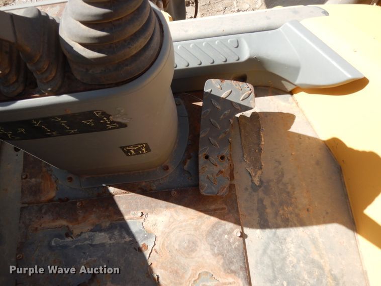 image for item DJ8170 2005 Volvo BL60  backhoe