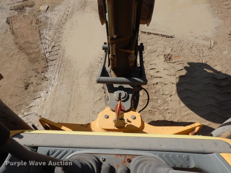 image for item DJ8170 2005 Volvo BL60  backhoe