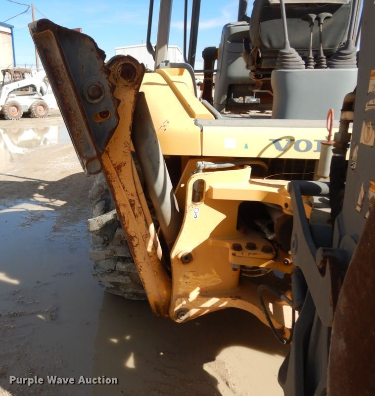 image for item DJ8170 2005 Volvo BL60  backhoe