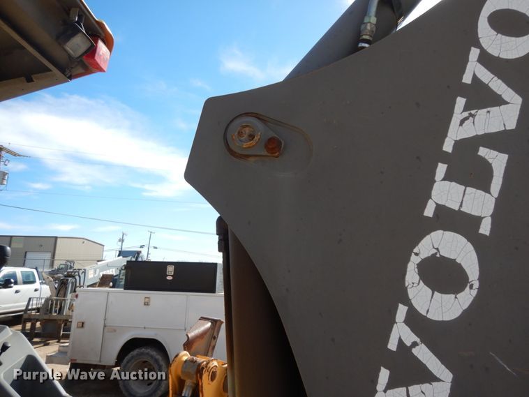 image for item DJ8170 2005 Volvo BL60  backhoe