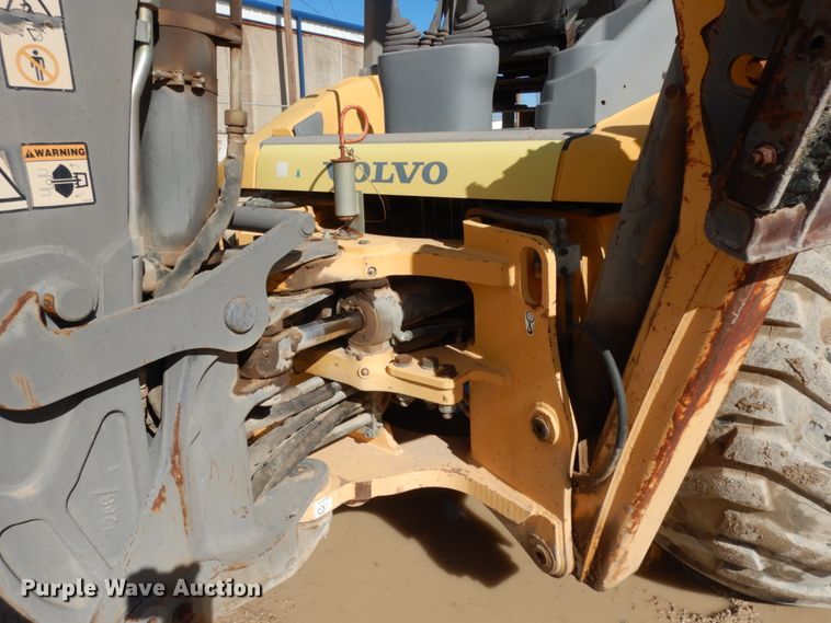 image for item DJ8170 2005 Volvo BL60  backhoe