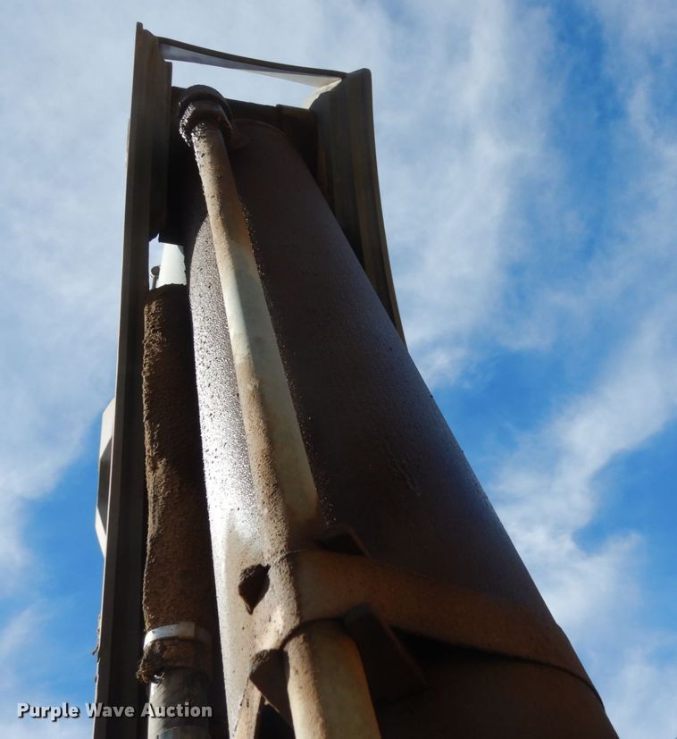 image for item DJ8170 2005 Volvo BL60  backhoe