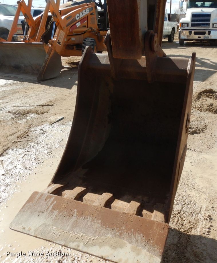 image for item DJ8170 2005 Volvo BL60  backhoe