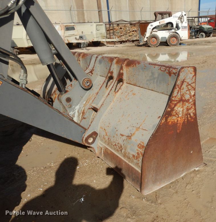 image for item DJ8170 2005 Volvo BL60  backhoe