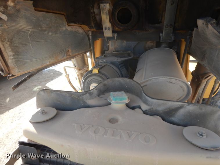 image for item DJ8170 2005 Volvo BL60  backhoe