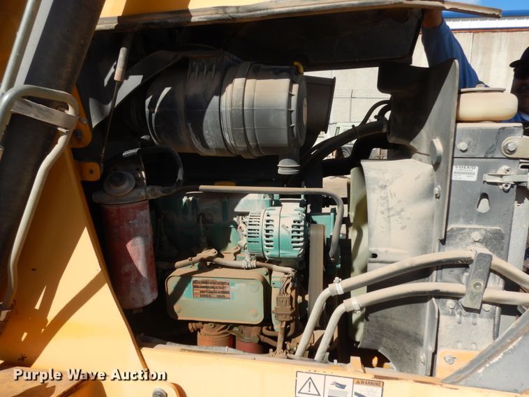 image for item DJ8170 2005 Volvo BL60  backhoe