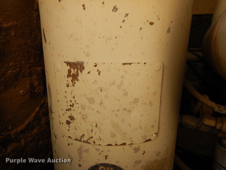 image for item DJ8172 Ingersoll Rand P185  air compressor