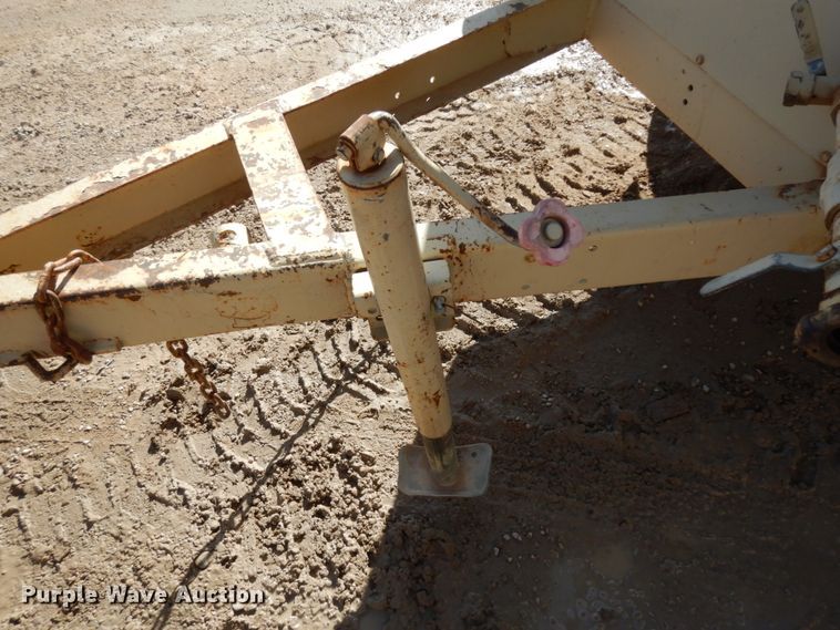 image for item DJ8173 1995 Ingersoll Rand P250  air compressor