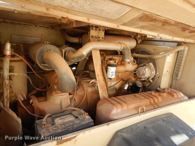 image for item DJ8173 1995 Ingersoll Rand P250  air compressor