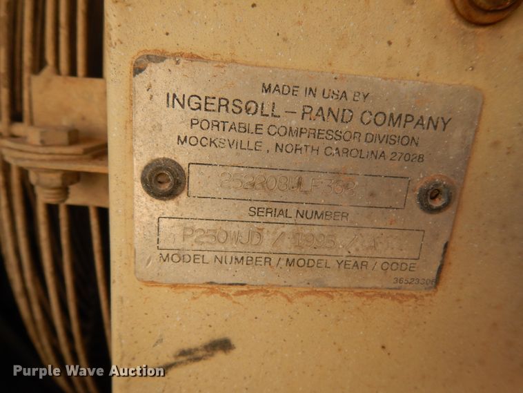 image for item DJ8173 1995 Ingersoll Rand P250  air compressor