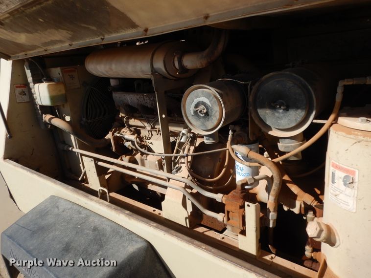 image for item DJ8173 1995 Ingersoll Rand P250  air compressor